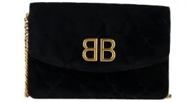 Billetera redonda BB Balenciaga en cadena acolchada de terciopelo negro 